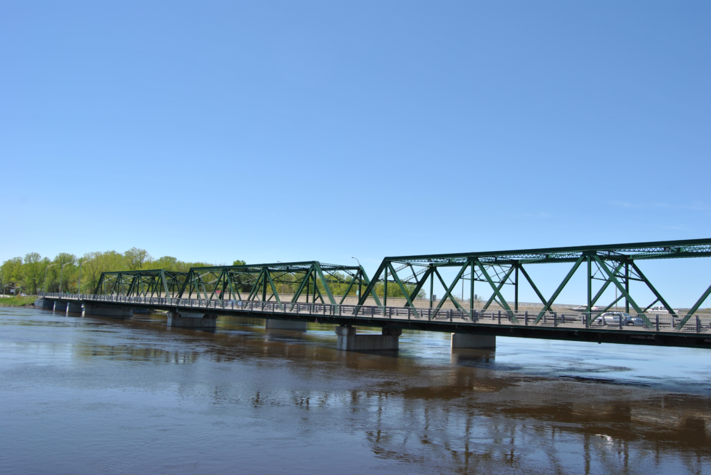 Ce pont a été nommé en l'honneur l’épouse du marquis d’Aberdeen, gouverneur général du Canada à la fin du XIXe siècle.